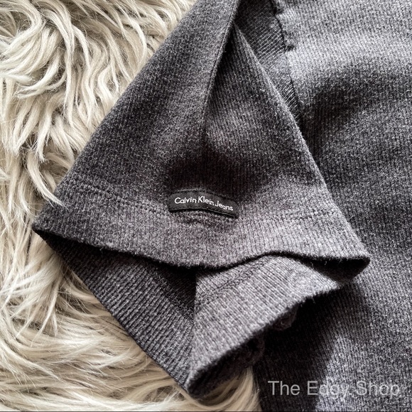 Calvin Klein Jeans | Vintage Ribbed Short Sleeved Crewneck T-Shirt 2000s - Picture 3 of 6